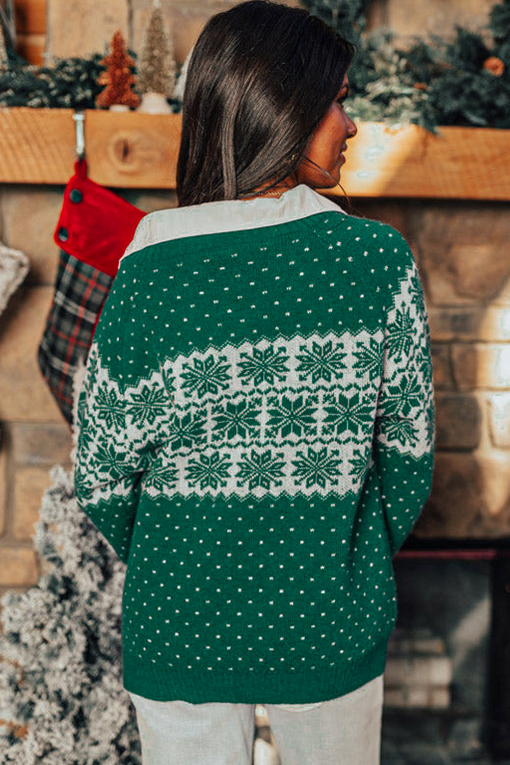 Green Snowflake Dotted Print Round Neck Sweater