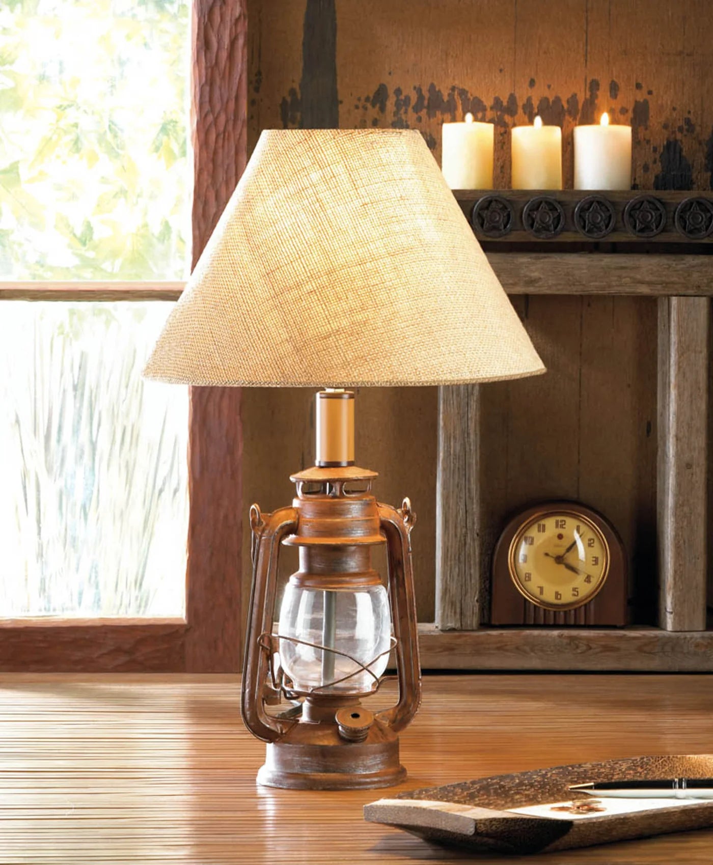 VINTAGE CAMPING LANTERN TABLE LAMP